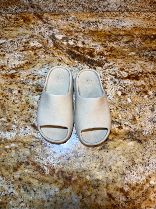 Yeezy Other - Yeezy Slides Kids